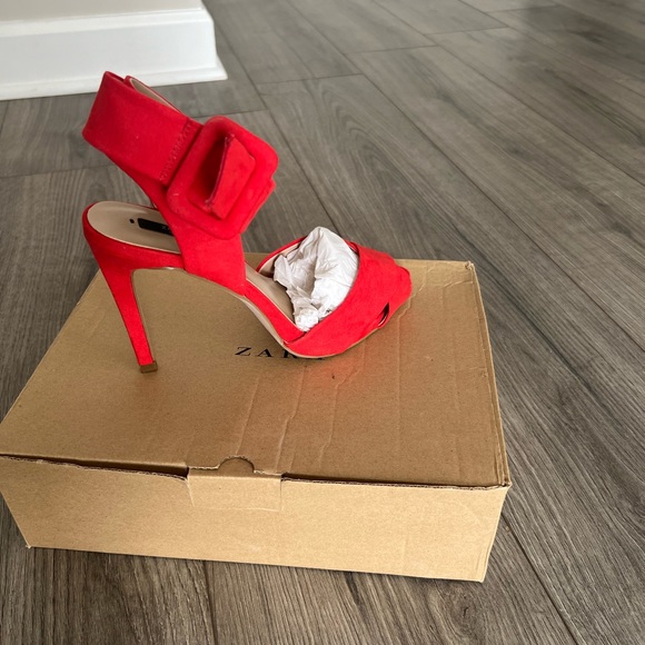 Ankle strap sandals - Picture 2 of 4